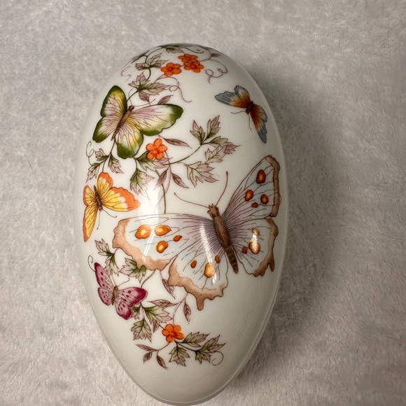 Avon Other - Vintage 2 Avon Butterfly Fantasy Porcelain Treasure Eggs 22K Trim 1974 Japan